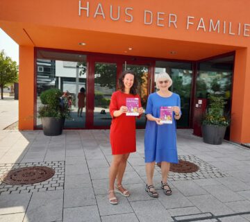 Die Organisatorinnen des großen Burghauser Kinderflohmarktes Christine Auberger, Haus der Familie und Familienreferentin Doris Graf freuen sich auf viele Verkäufer und Einkäufer.