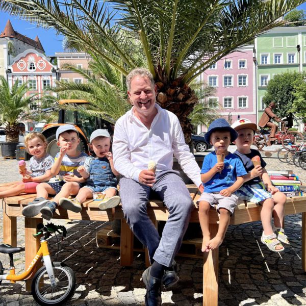 Palmeninseln am Stadtplatz © Stadt Burghausen/köx Palmeninseln am Stadtplatz © Stadt Burghausen/köx