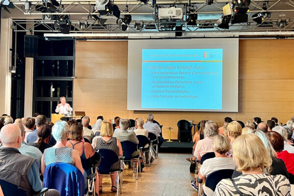 PM 186 Stadt Burghausen Infoabend zur Zukunft des Burghauser Krankenhauses Foto Stadt Burghausen köx PM 186 Stadt Burghausen Infoabend zur Zukunft des Burghauser Krankenhauses Foto Stadt Burghausen köx