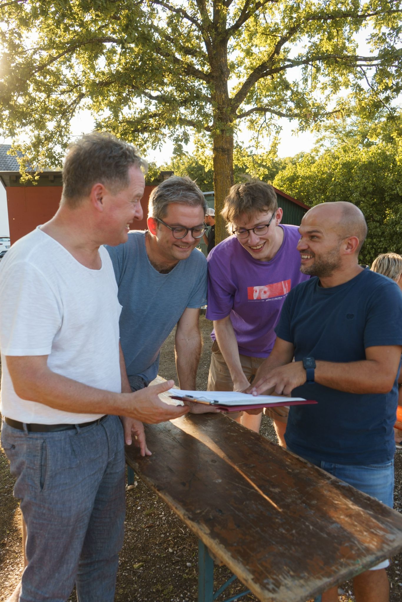 Erster Bürgermeister Florian Schneider und das Regie-Team des Freiliecht-Theaters Helmbrecht am Bergerhof Fotocredit: Marketing Abteilung Helmbrecht