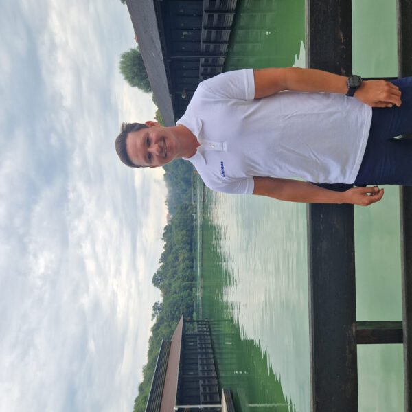 Dennis Clemens ist Betriebsleiter des Wöhrseebads. Ein verantwortungsvoller Job, denn er trägt die Verantwortung, dass alle Badegäste sicher baden gehen können. © Stadt Burghausen/ebh