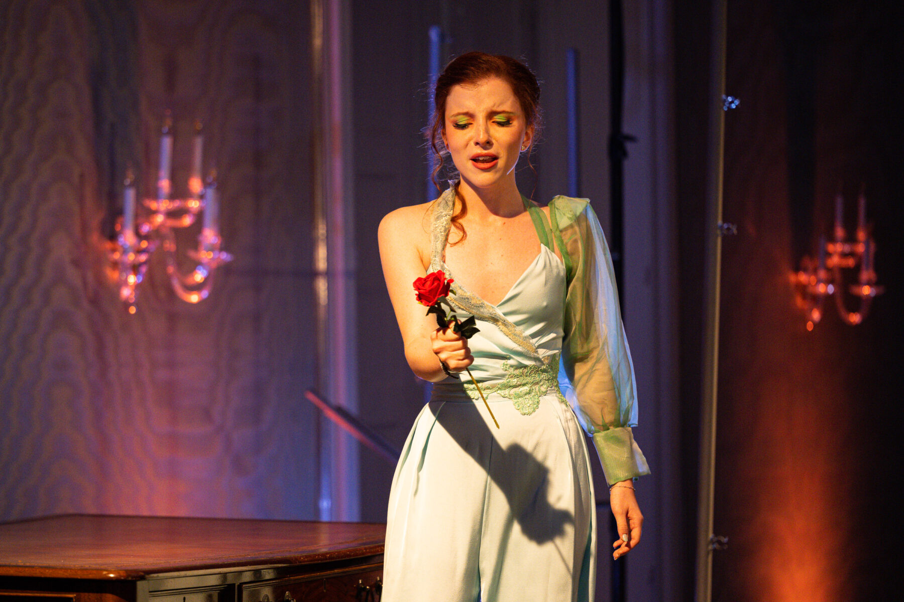 Foto: Szenenfoto aus „Die Entführung aus dem Serail“ von W.A.Mozart der Kammeroper München Fotocredit:©Tobias Melle