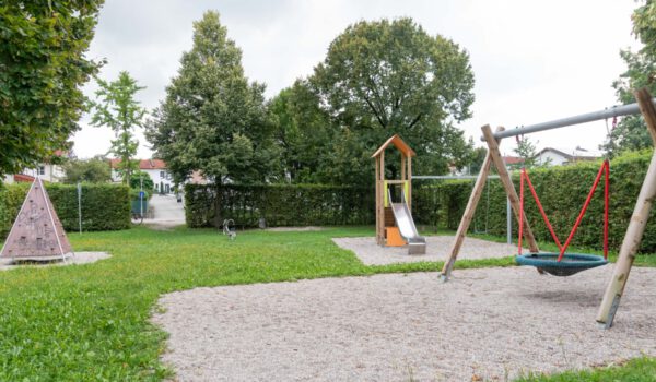 Spielplatz Egerlandstraße © Stadt Burghausen/ebh Spielplatz Egerlandstraße © Stadt Burghausen/ebh
