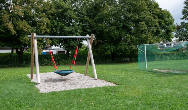 Vogelnestschaukel Spielplatz Bachstraße © Stadt Burghausen/ebh Vogelnestschaukel Spielplatz Bachstraße © Stadt Burghausen/ebh