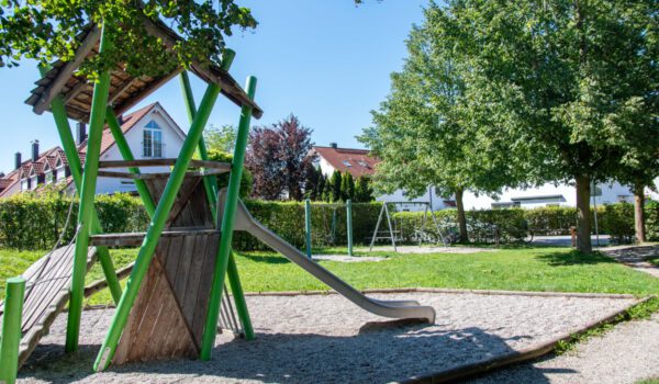 Spielplatz Lilienweg © Stadt Burghausen/ebh Spielplatz Lilienweg © Stadt Burghausen/ebh