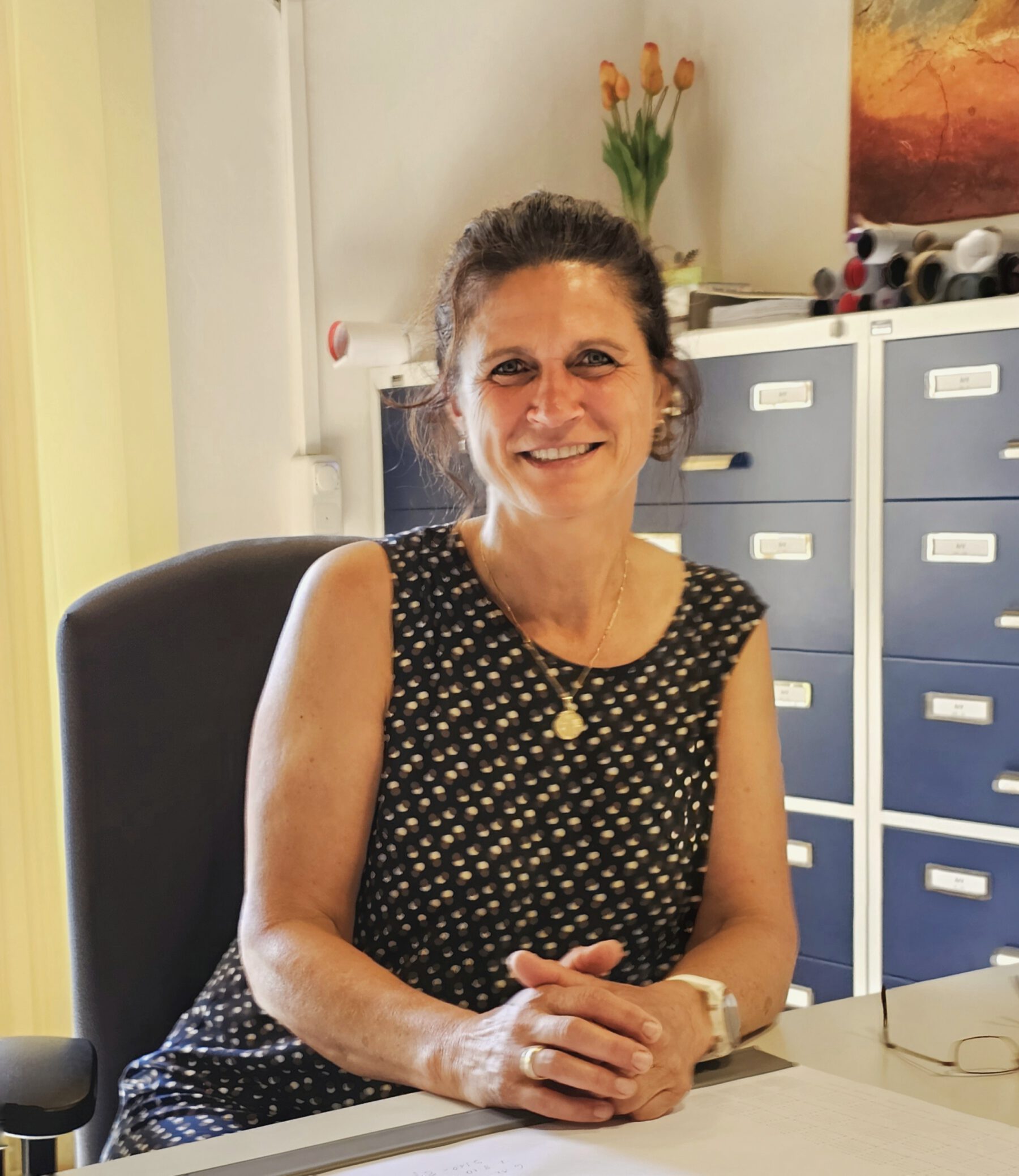 Anna Wimmer, Mitarbeiterin im Sozialamt, hat immer ein offenes Ohr © Stadt Burghausen/ebh