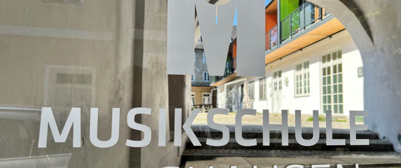 Die Musikschule der Stadt Burghausen in der Altstadt zwischen Burg und Salzach gelegen ist traumhaft schön Foto Königseder