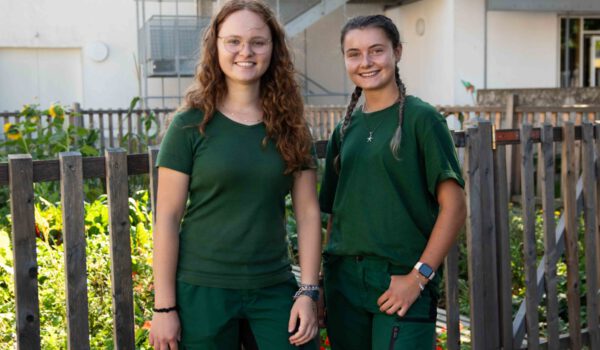 Die neuen FÖJlerinnen Judith Schärl (l.) und Ariane Wacker © Stadt Burghausen/ebh
