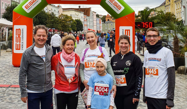 Das Team der Stadtverwaltung beim Salzach Brückenlauf 2023 Das Team der Stadtverwaltung beim Salzach Brückenlauf 2023