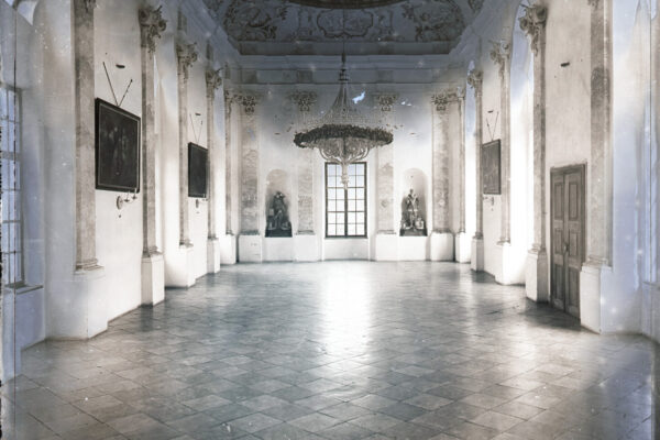 PM 301 1915; Raitenhaslach, Festsaal Blick Osten; F. Baumann, Archiv Hopfgartner Das Kloster Raitenhaslach diente bis September 1945 als Lager für das Raubgut der Nationalsozialisten. Vor allem viele Musikinstrumente und Notenhefte lagerten dort. Fotocredit: Stadt Burghausen