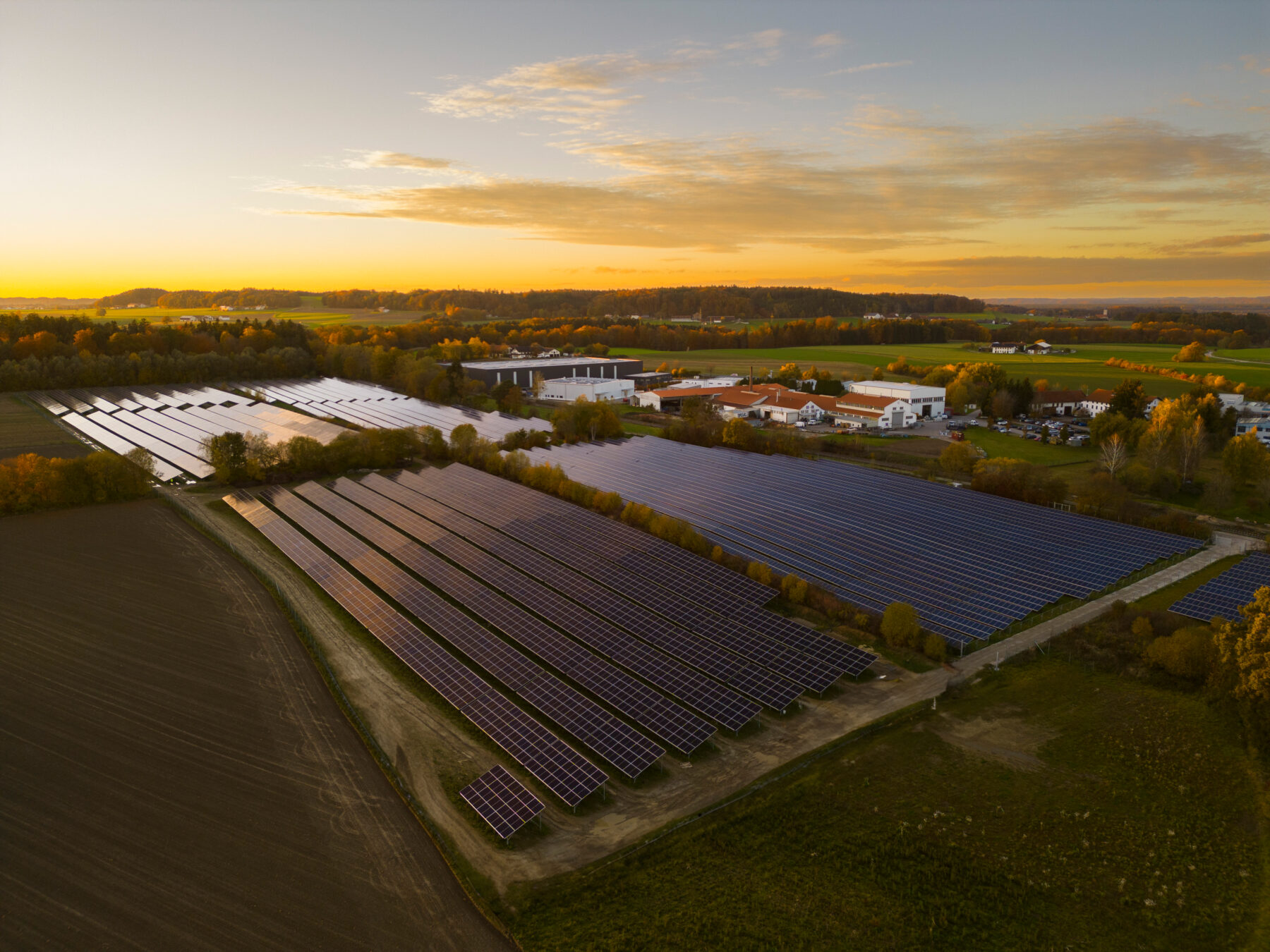 Der PV Park Hieringer Feld wird nach Inbetriebnahme jährlich 4,2 Mio kWh grünen Strom erzeugen  Ab dem dritten Quartal 2024 geht er ans Netz  Fotocredit: ESB