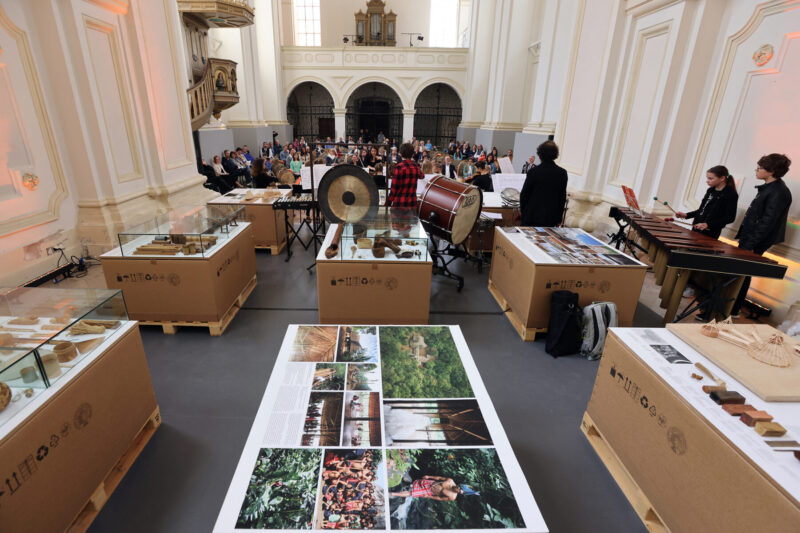 Tage Neuer Musik während der Ausstellung von Heinsdorff in der Studienkirche © Gerhard Nixdorf
