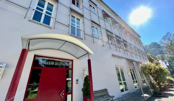 In der schönen Burghauser Musikschule zwischen Grüben und Salzach finden regelmäßig Klassenvorspiele statt. Fotocredit: Stadt Burghausen/köx