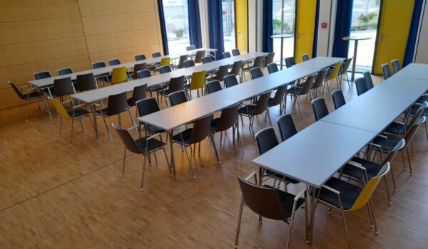 Gartensaal_Längstischreihen