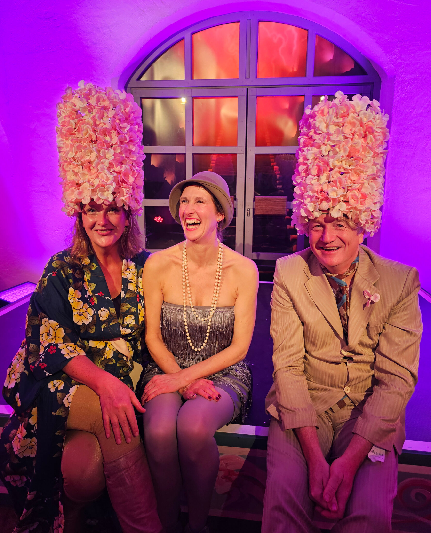 Der Ball der Hüte am 03.02.2024 zog 1.200 Besucher an: Alle kamen gut behütet und gingen mit großer Vorfreude auf den nächsten Ball der Hüte nach Hause! Fotocredit: Dirk Hermes / Hans Mitterer / Hannah Eberle