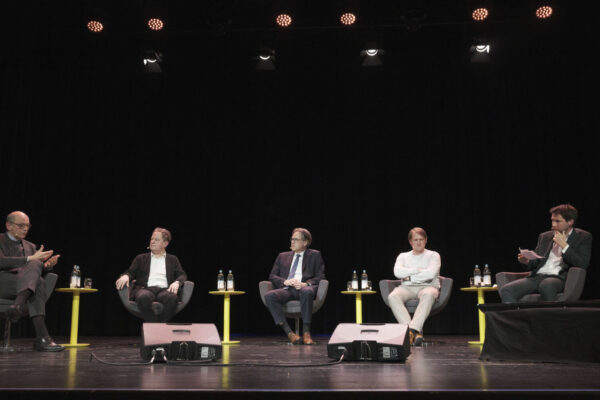 20240326Energiegipfel _4 Energiegipfel 26. März 2024 in Burghausen mit hochrangigen Vertretern auf dem Podium Foto Hans Mitterer