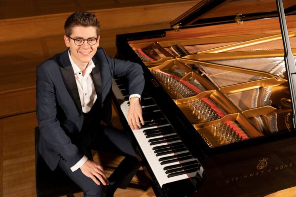 Jonas Stark c Jörg Sarbach Jonas Stark c Jörg Sarbach