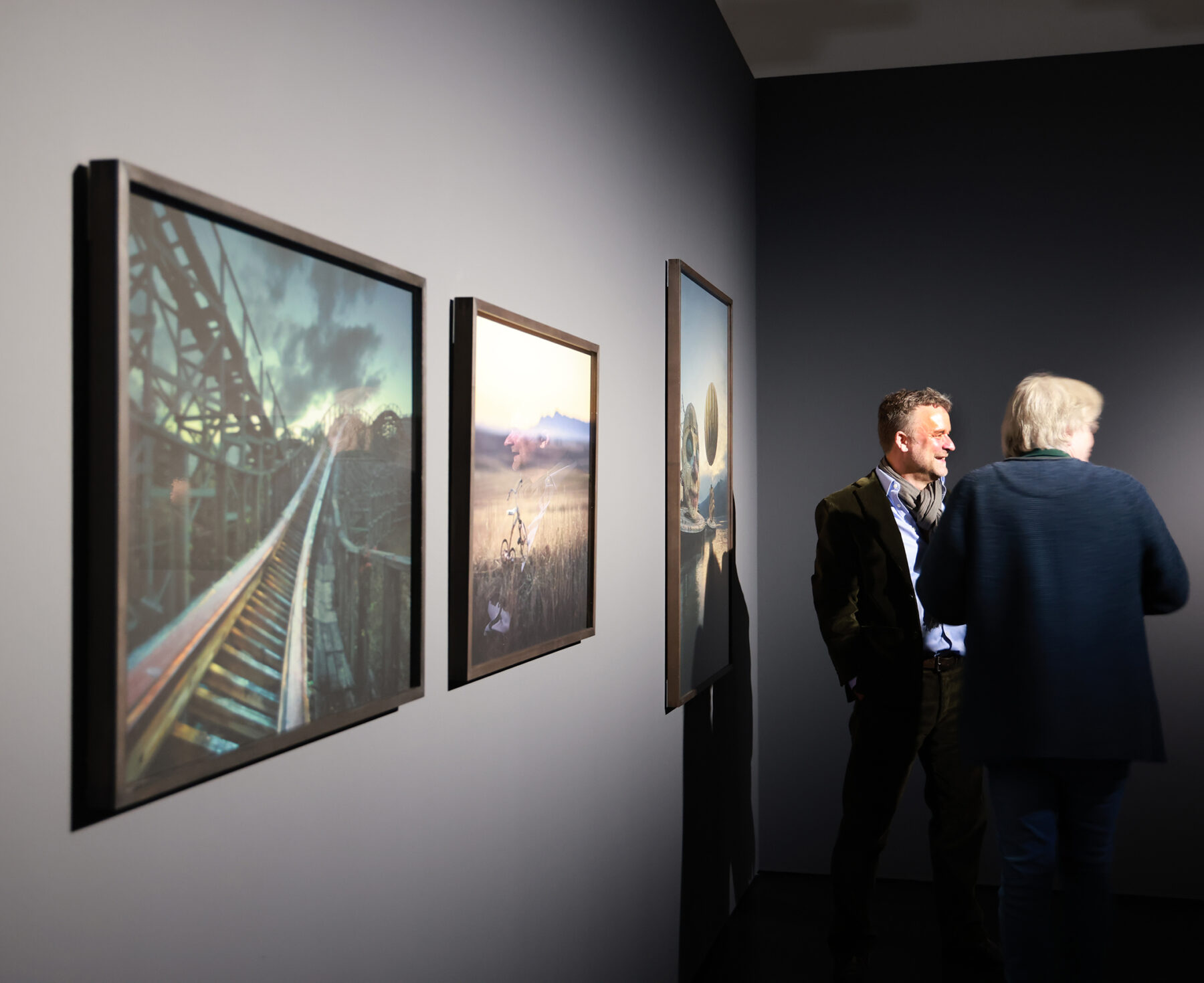 Ausstellungsansicht mit Christopher Thomas © Nixdorf Fotografie