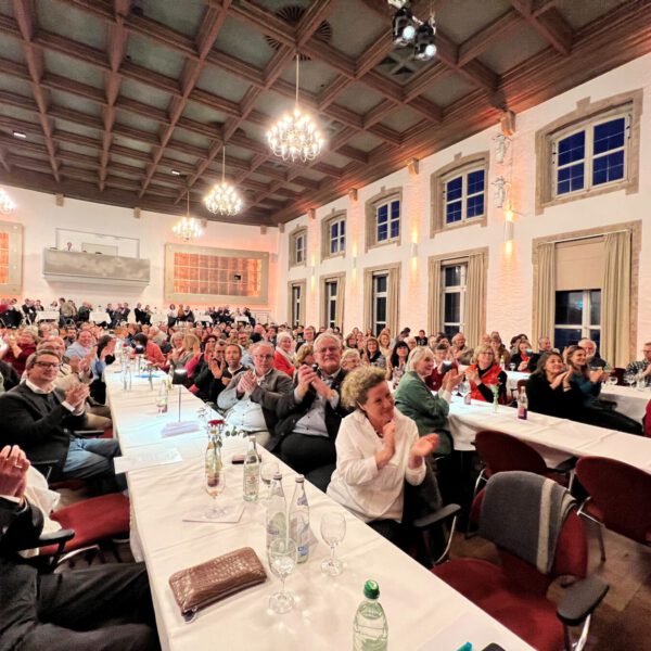 PM 116 Publikum Ehrenamtsgala 300 geladene Gäste im Burghauser Stadtsaal
