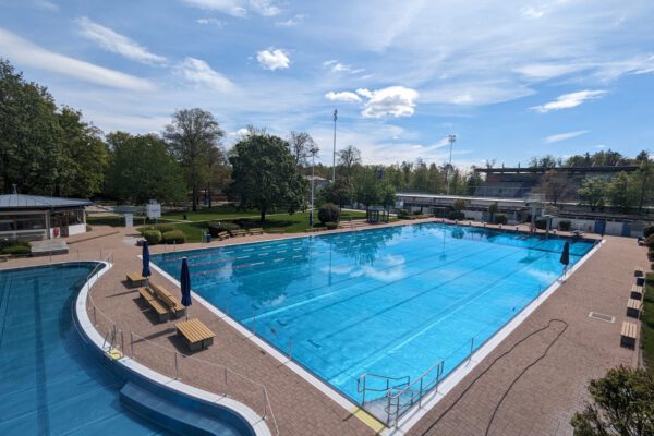 Freibad im Juli bis 20.30 Uhr geöffnet