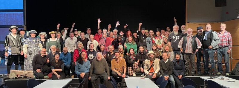  Alle Musiker wurden im Anschluss an das Benefiz-Festival als Dank für ihren Einsatz von Bürgermeister Florian Schneider zum gemeinsamen Abendessen ins Bürgerhaus eingeladen. Fotocredit: Burghauser Touristik GmbH