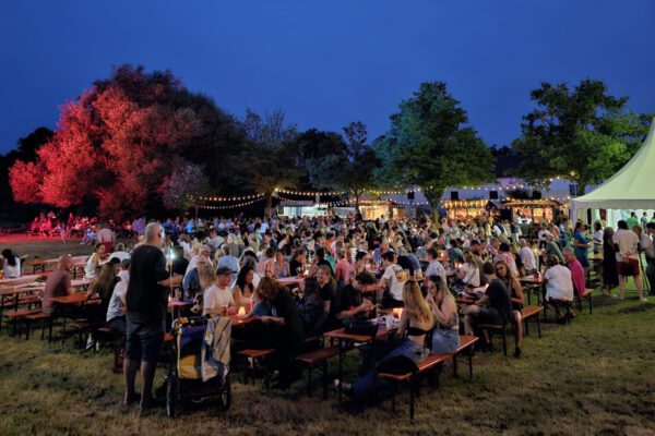 Sommernachtsbiergarten am Bergerhof 2024 mit Burgblick Sommernachtsbiergarten am Bergerhof 2024 mit Burgblick