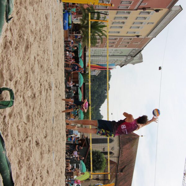 Beachvolleyball am Stadtplatz   Foto: Katrin Schlösser