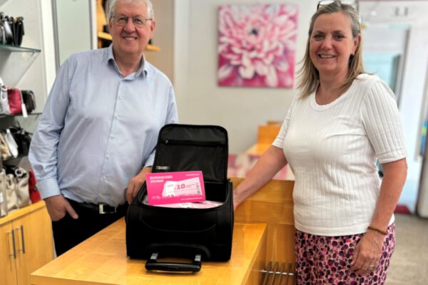 Markus und Petra BU: Werbering Burghausen: Petra Forstpointner (1. Vorsitzende) und Markus Wohlmannstetter (Ehrenmitglied & Initiator) engagieren sich ehrenamtlich intensiv für den Burghauser Zehner und der damit verbundenen Förderung der lokalen Wirtschaft.