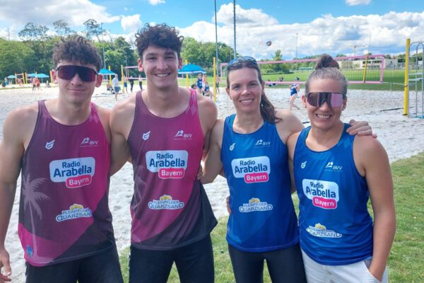 PM 190 Das Burghauser Turnier-Team Kai Schlösser (v.l.), Tom Schlösser, Vera Schneemann, Julia Huber Foto SV Wacker