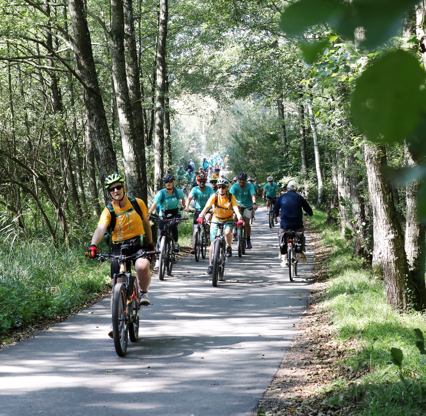 Tourguides führen in diesem Jahr bei „Eine Stadt fährt Rad“ auf 60 Kilometern durch den Landkreis Altötting. © Burghauser Touristik