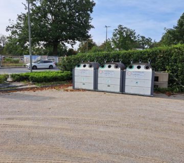 Am Messeplatz stehen seit 22  August 2024 Altglascontainer © Umweltamt Burghausen