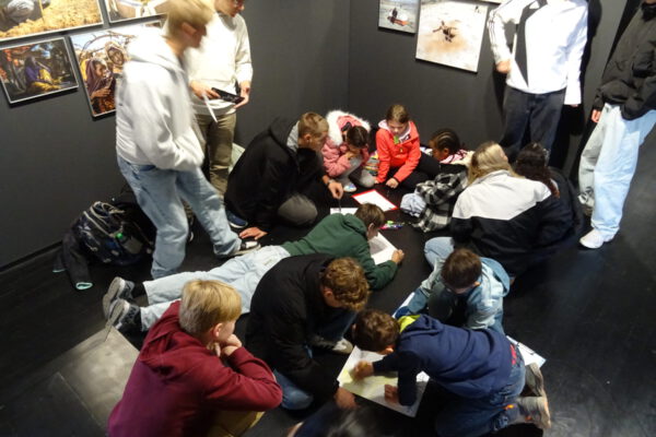 Gemeinschaftsprojekt dreier Burghauser Schulen Arbeitsgruppe. Fotocredit: Stadt Burghausen / Angstl