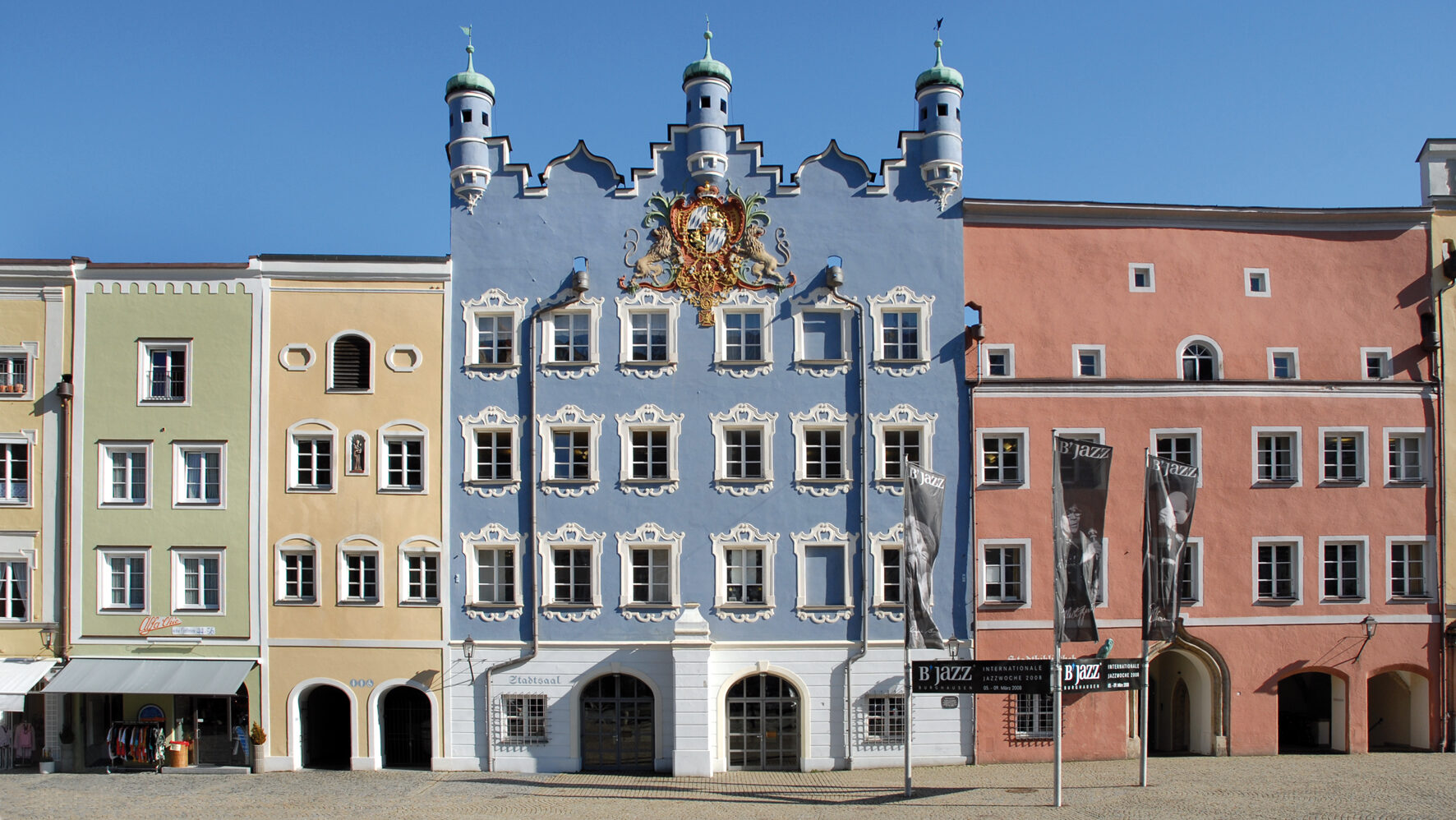 Das Gebäude des Stadtsaals am Stadtplatz, Veranstaltungsort der Bürgerversammlung 2025