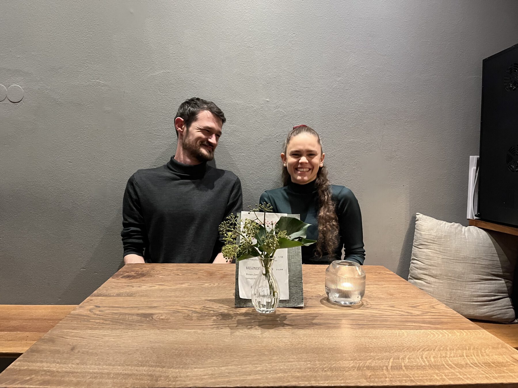 Ein Duo voller Leidenschaft für den Tanz: Florian Blaschke und Cora Bauer engagieren sich für die Tanzgruppe von Helmbrecht 2025. Beide sind in der Region als Tanzlehrer tätig – Blaschke in seiner Freizeit, Bauer, studierte Tänzerin, gibt beruflich Tanzunterricht. Fotocredit: Sammet