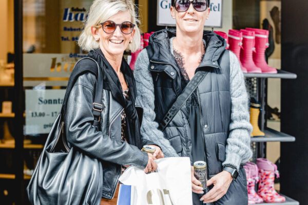 Gemeinsam auf Schnäppchenjagd: Am 25.01. BU: Shopping und Genießen – freuen Sie sich die besten SuperDeals in Burghausen entdecken. © Werbering Burghausen Gemeinsam auf Schnäppchenjagd: Am 25.01. BU: Shopping und Genießen – freuen Sie sich die besten SuperDeals in Burghausen entdecken. © Werbering Burghausen