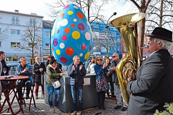 Am verkaufsoffenen Swinging Sunday swingt und groovt es in ganz Burghausen. Fotocredit: Werbering Burghausen