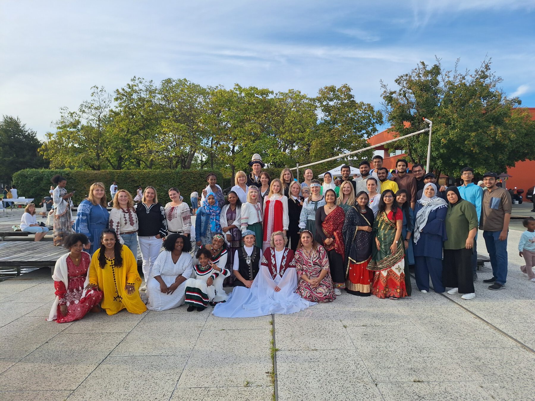Burghausen hat viele Gesichter – beim Fest der Kulturen wird die kulturelle Vielfalt der Burghauser Stadtfamilie gefeiert. Fotocredit: Stadt Burghausen / Haus der Familie