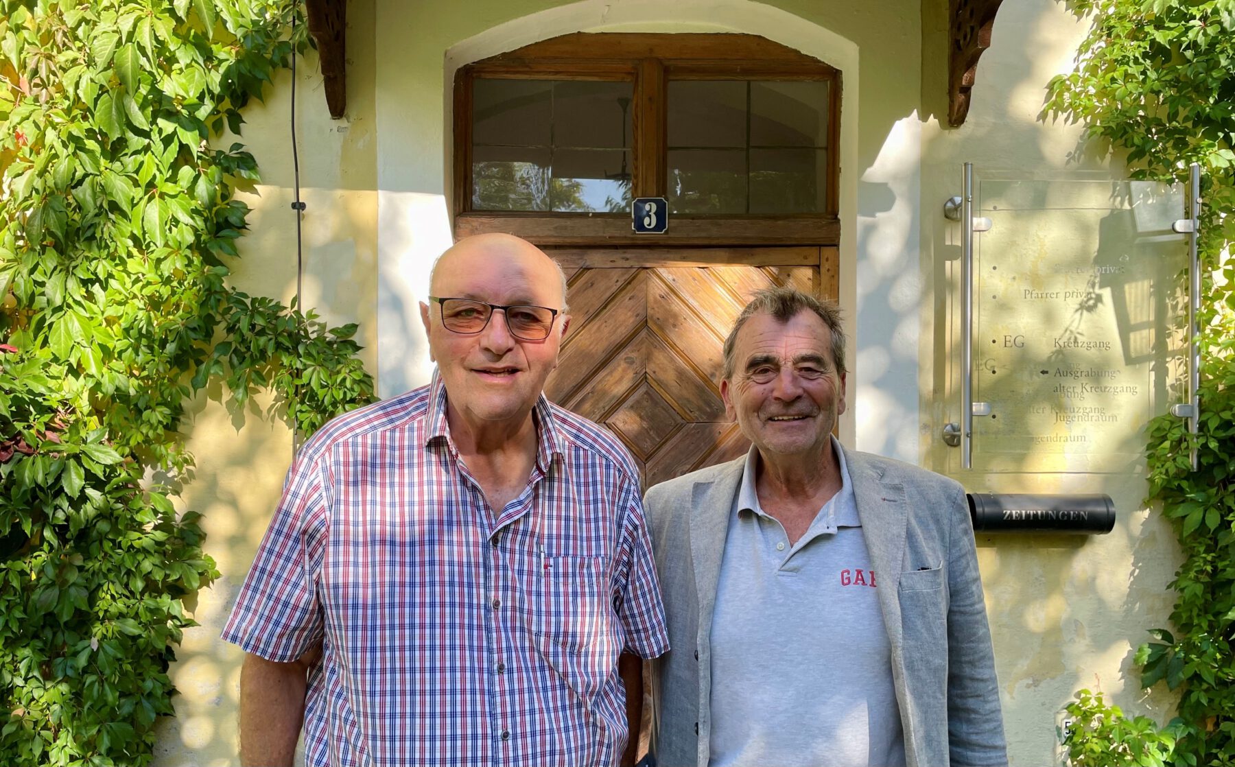 Pfarrer Franz Aicher und Altbürgermeister Steindl 2025