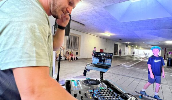 Im Juli hat die Stadt sogar die Tiefgarage unter dem Bürgerplatz gesperrt, damit die Kids in der kühlen Garage skaten konnten. Fotocredit: Stadt Burghausen / köx
