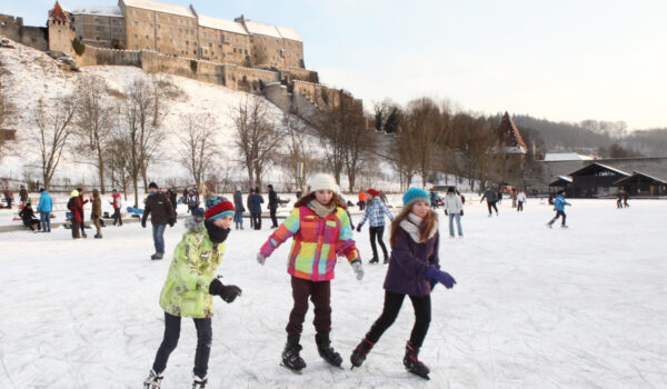 Eislauf am Wöhrsee 2017 Foto: Burghauser Touristik / Nixdorf