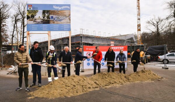 2026_02_03_Hallenbadsanierung_Spatenstich_Hallenbad_02