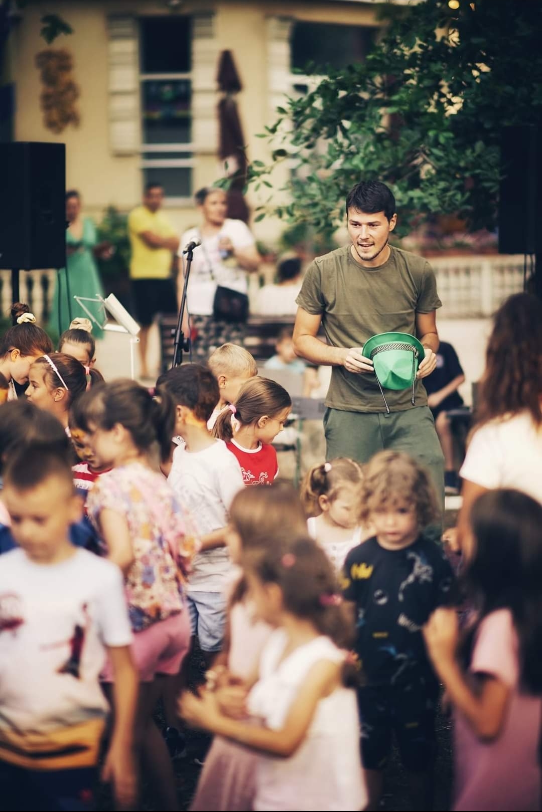Der Neu Burghauser Dino Gluhović präsentiert einen kostenfreien Workshop und stellt sich der Burghauser Stadtgesellschaft vor  Fotocredit: Dino Gluhović