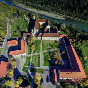 1 1 LUftbild neu Stadt Burghausen Jan 2020 300x300