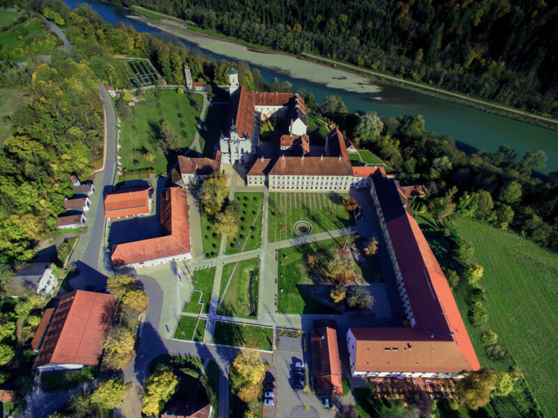 1 1 LUftbild neu Stadt Burghausen Jan 2020 800x600