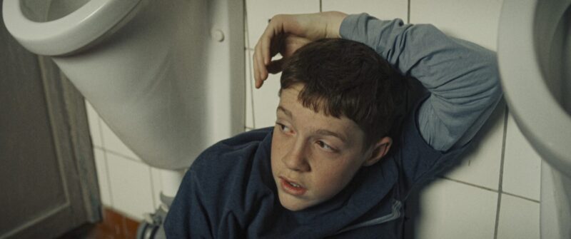 MIt der Faust in die Welt schlagen Still Berlinale AntonFranke Keyvisual 01 800x335