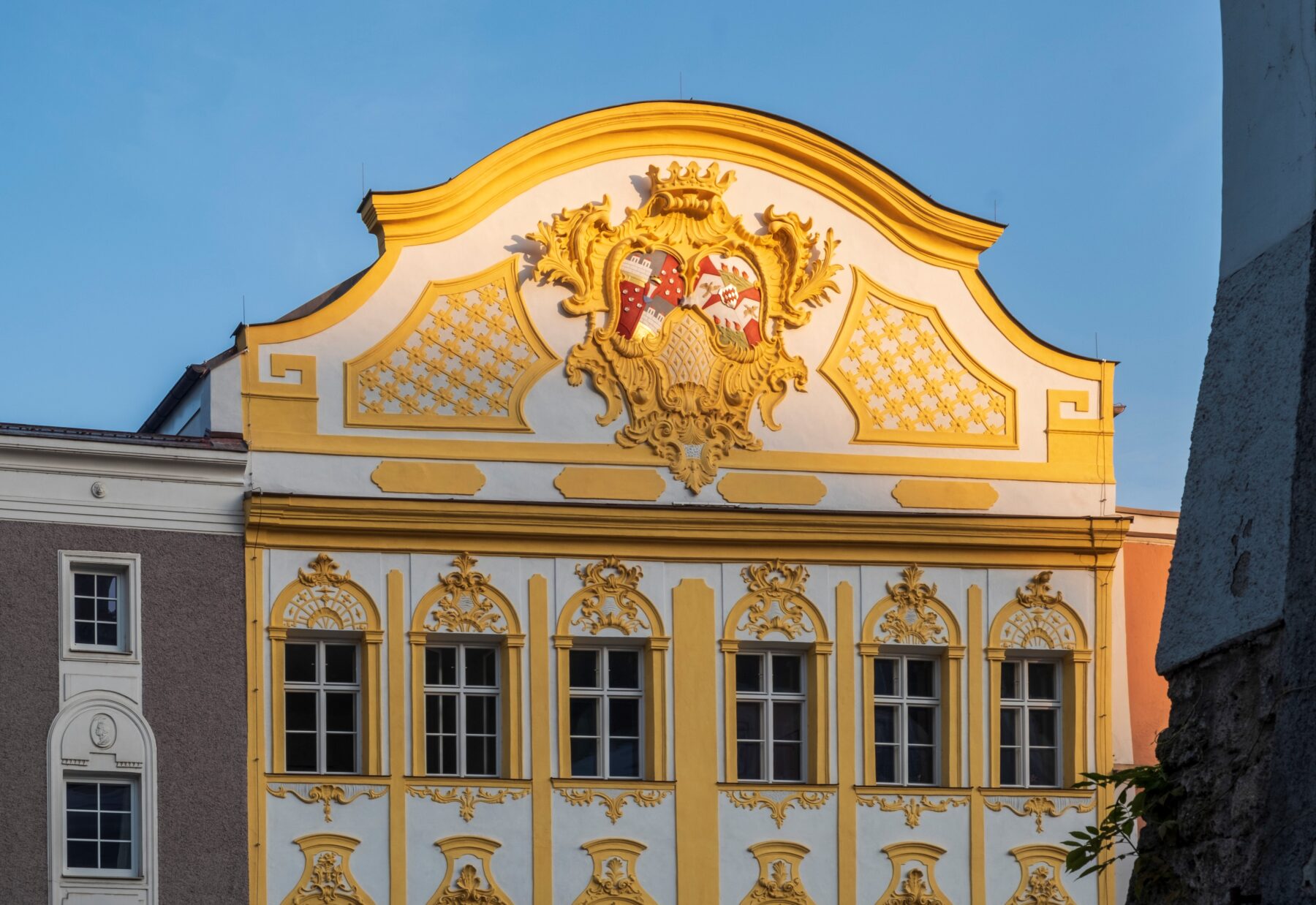 Geschichte auf Schritt und Tritt erfährt man bei der öffentlichen Altstadtführung in Burghausen, die ab 4  April wieder jeden ersten Samstag im Monat stattfindet  Fotocredit: Burghauser Touristik
