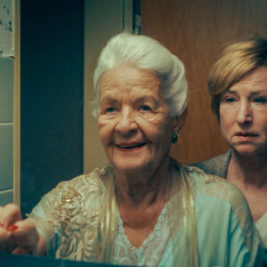 Im Spiegel meiner Mutter Hildegard Schmahl Corinna Harfouch  c COIN FILM I Daniela Knapp ImSpiegelMeinerMutter